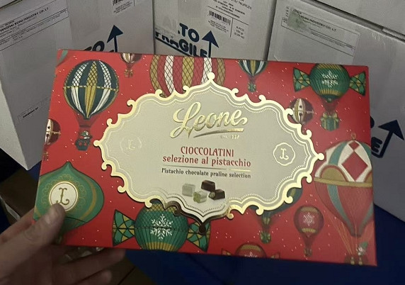 HOT AIR-BALOON CARTON BOX WITH PISTACHIO INGOTS AND TRUFFLES 150G
